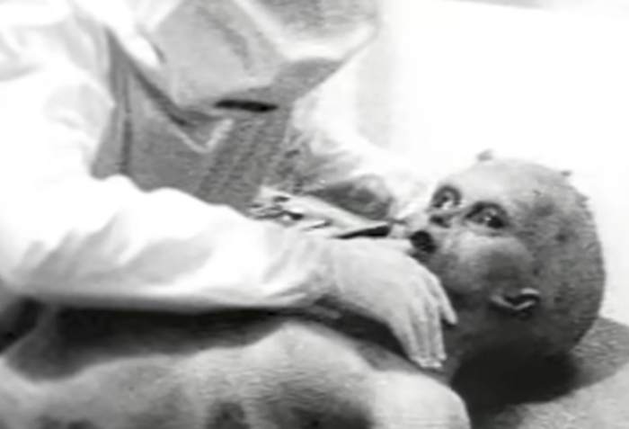 SHOCKING Discovery in Attic: "Alien Corpse" Photos from Roswell UFO Crash Finally Revealed?