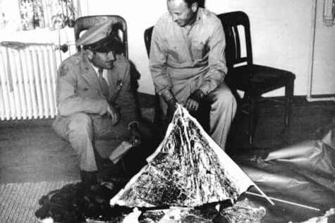 SHOCKING Discovery in Attic: "Alien Corpse" Photos from Roswell UFO Crash Finally Revealed?