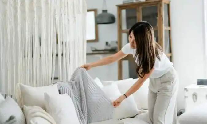 The hotel location shared by my best friend is the same one my husband often stays at-6 